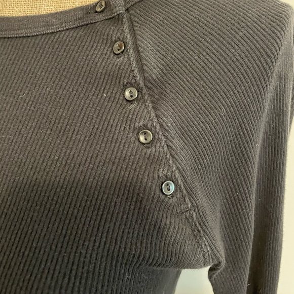 GAP- black long sleeve ribbed crew neck - Picture 3 of 5